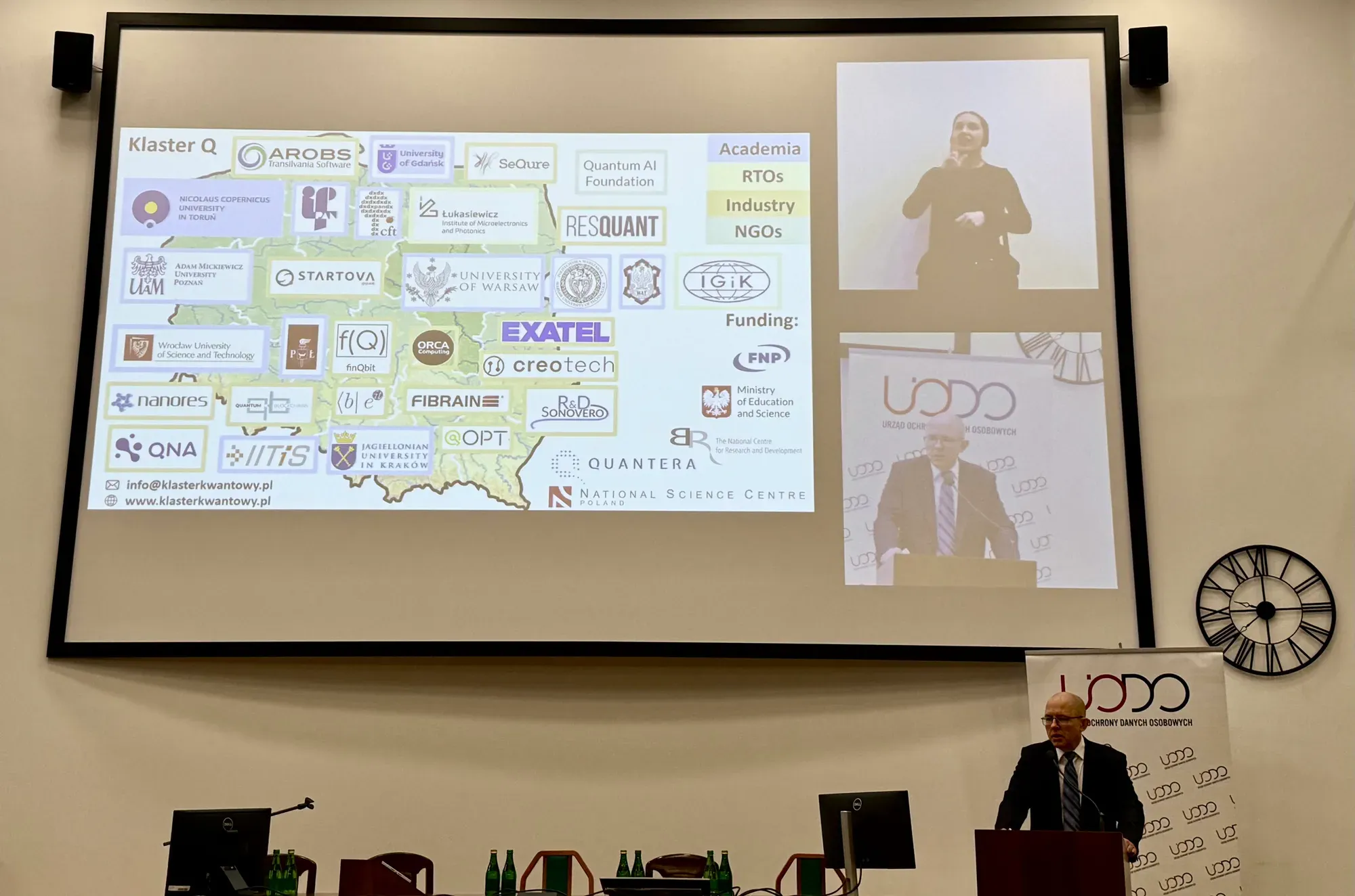 Rys 1. Prof. Konrad Banaszek, Uniwersytet Warszawski "Podejścia techniczne. Od komputerów kwantowych do kryptografii
kwantowej i postkwantowej"